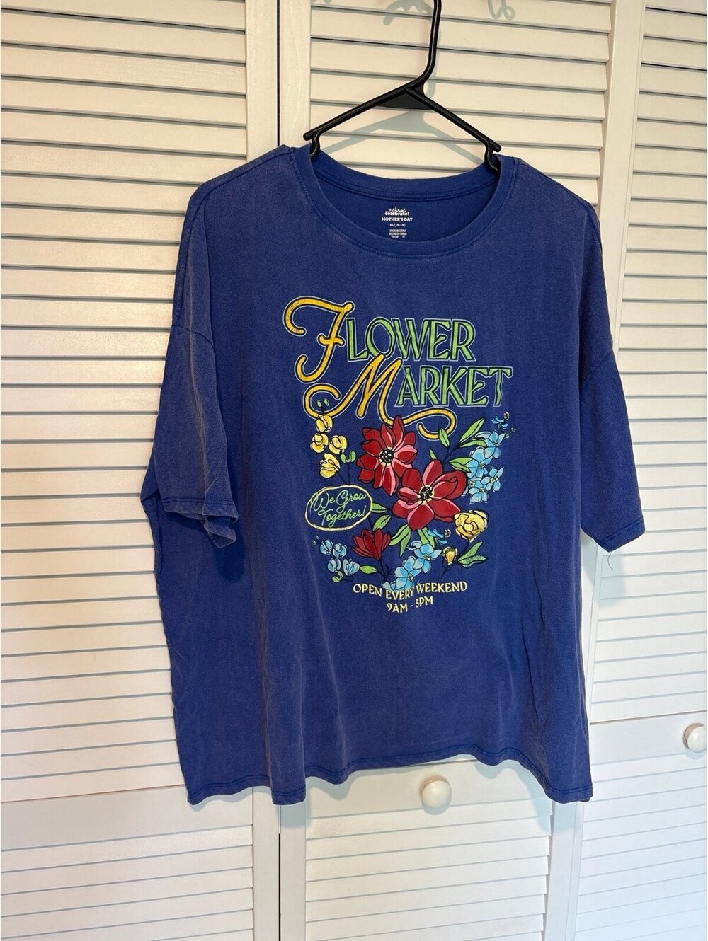 way to celebrate Mother’s Day flower market graphic shirt size XL
